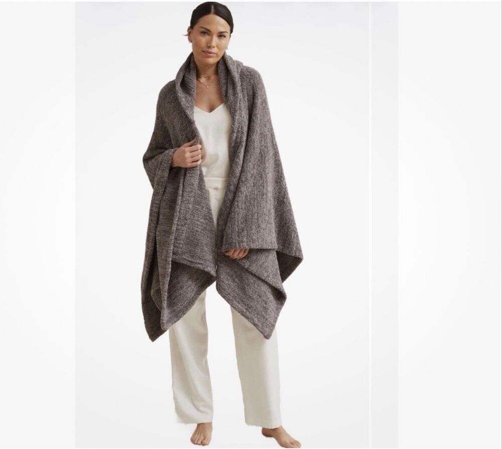 Kashwére $245 Hooded Blanket Poncho Silver Fox Pewter Unisex One Size OS NWT - Picture 3 of 7